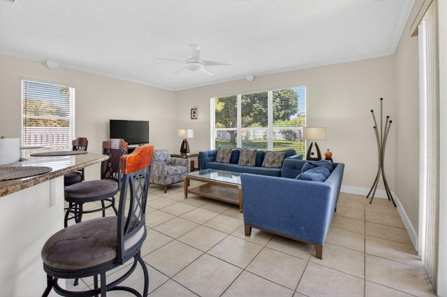 6207 Shadow Tree Lane, Lake Worth, FL 33463