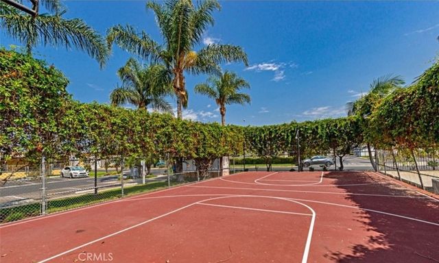 5815 E La Palma 302, Anaheim, CA 92807