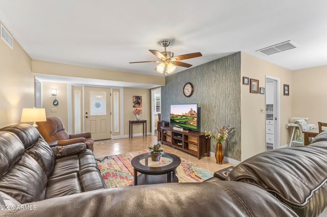 10410 W FLORIADE Drive, Sun City, AZ 85351