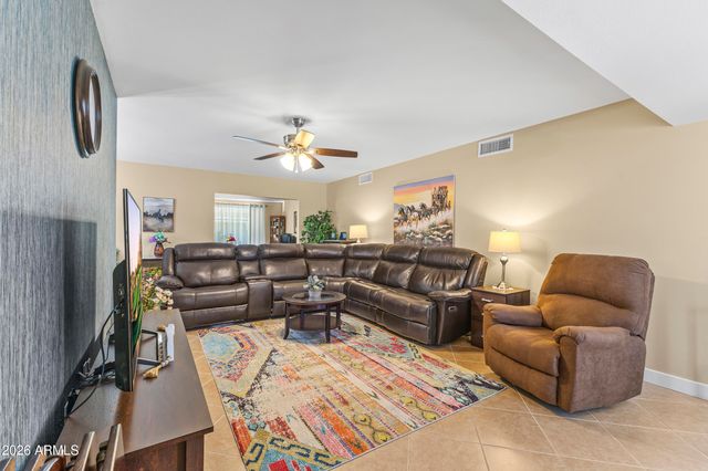 10410 W FLORIADE Drive, Sun City, AZ 85351