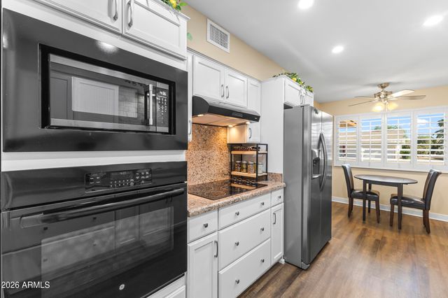 10410 W FLORIADE Drive, Sun City, AZ 85351