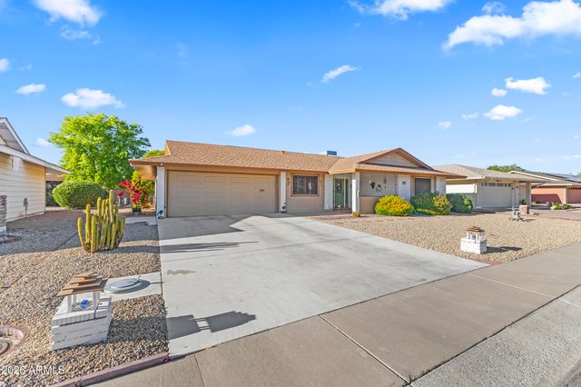 10410 W FLORIADE Drive, Sun City, AZ 85351