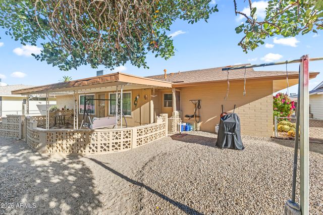 10410 W FLORIADE Drive, Sun City, AZ 85351