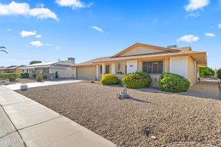 10410 W FLORIADE Drive, Sun City, AZ 85351