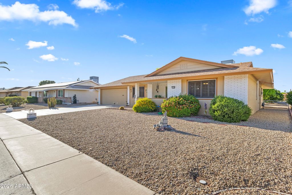 10410 W FLORIADE Drive, Sun City, AZ 85351