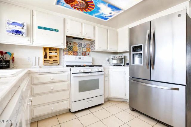714 N Howard H, Glendale, CA 91206