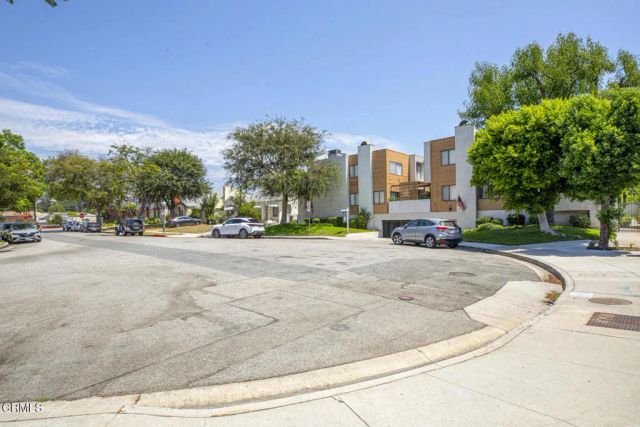 714 N Howard H, Glendale, CA 91206