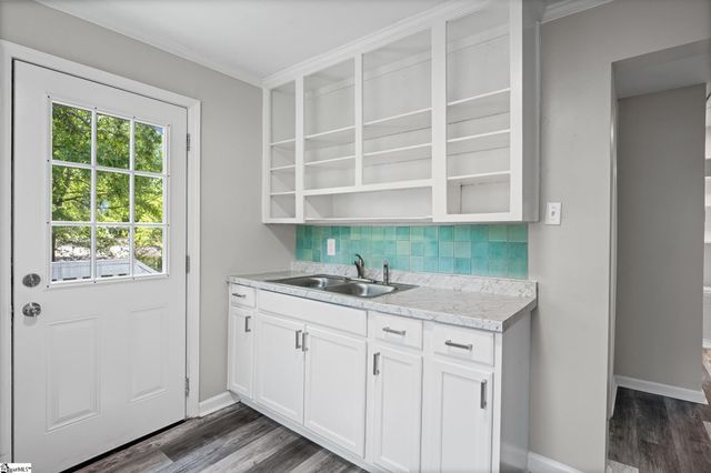 7 Terrell Avenue, Greenville, SC 29609