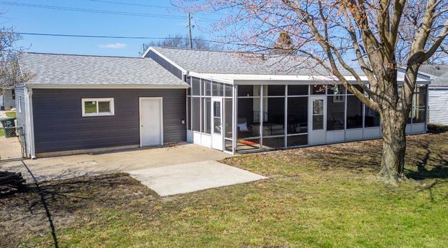 727 Progress Avenue, Waterloo, IA 50701