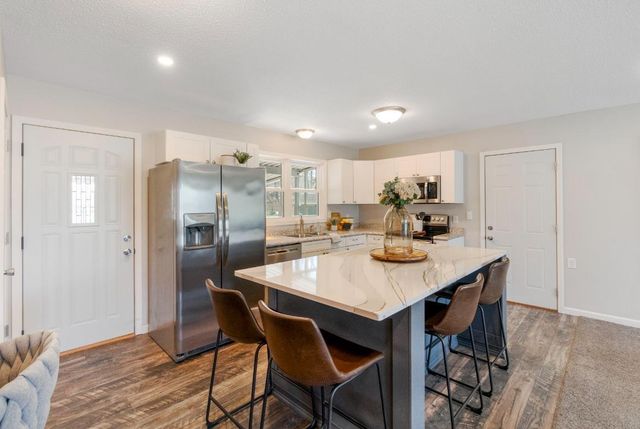 727 Progress Avenue, Waterloo, IA 50701