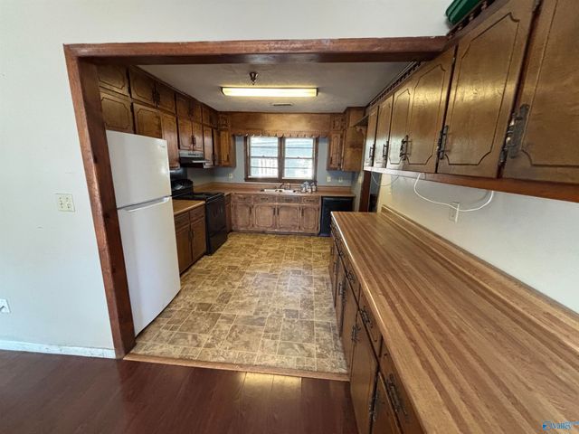 2025 Cleveland Avenue SW, Decatur, AL 35601