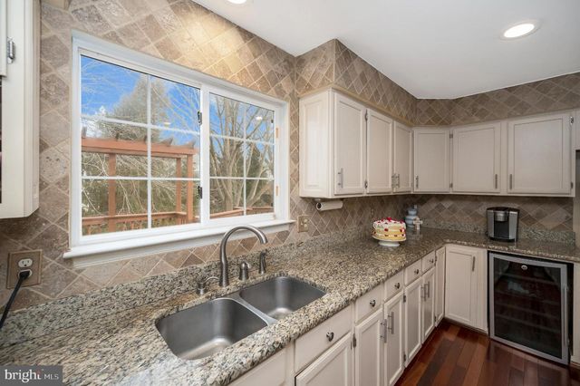 9309 E CARONDELET DR, Manassas Park, VA 20111