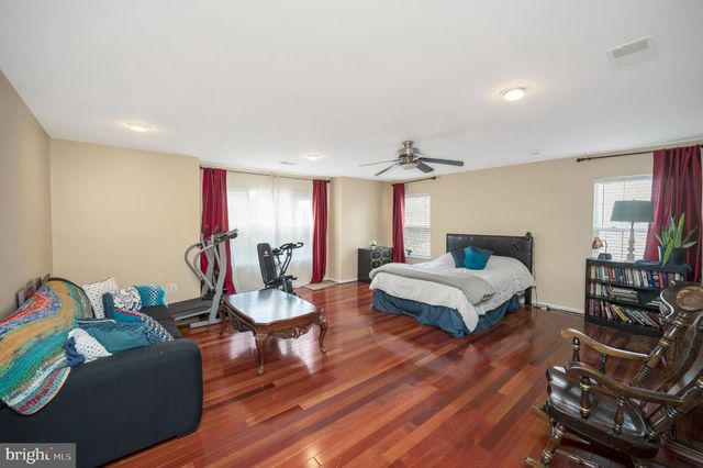 9309 E CARONDELET DR, Manassas Park, VA 20111