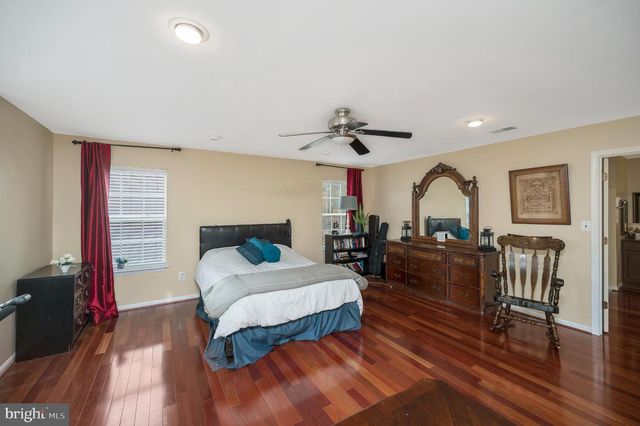 9309 E CARONDELET DR, Manassas Park, VA 20111