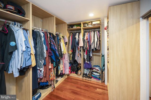 9309 E CARONDELET DR, Manassas Park, VA 20111