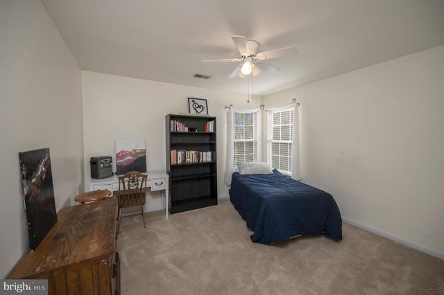 9309 E CARONDELET DR, Manassas Park, VA 20111