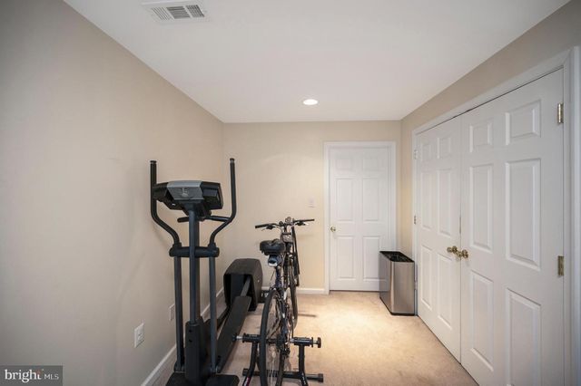 9309 E CARONDELET DR, Manassas Park, VA 20111