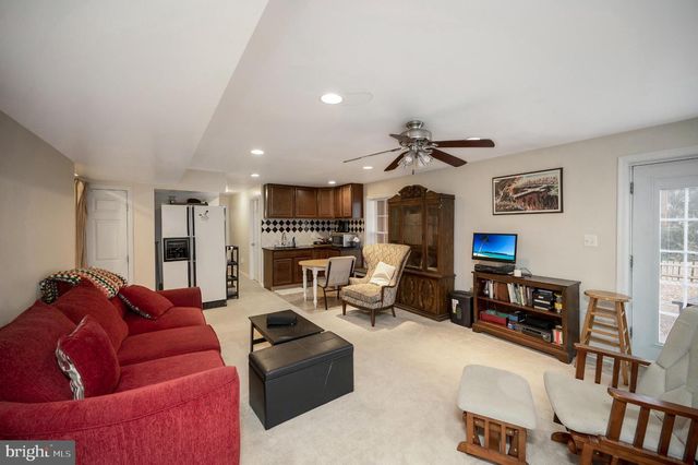 9309 E CARONDELET DR, Manassas Park, VA 20111