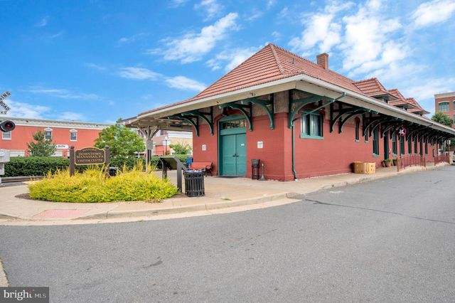 9309 E CARONDELET DR, Manassas Park, VA 20111