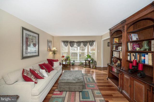 9309 E CARONDELET DR, Manassas Park, VA 20111