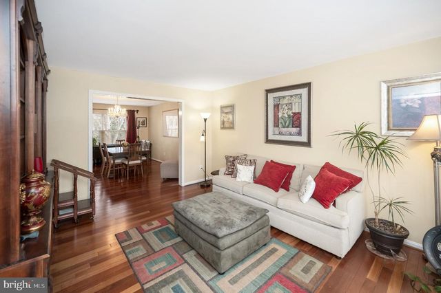 9309 E CARONDELET DR, Manassas Park, VA 20111