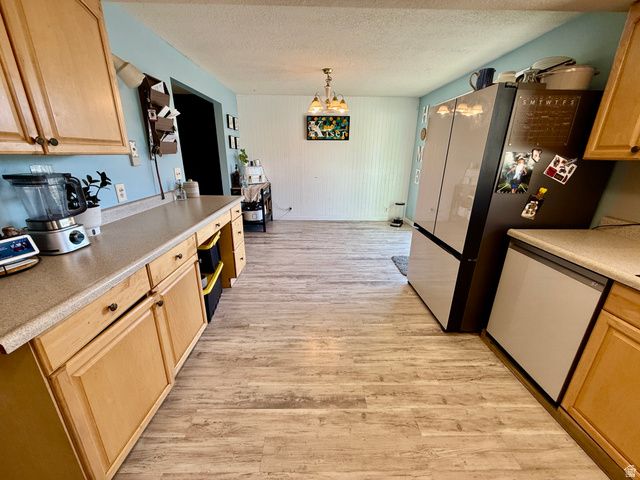 669 W 725 N, Clearfield, UT 84015