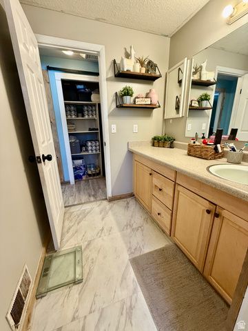 669 W 725 N, Clearfield, UT 84015