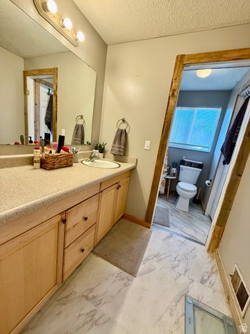 669 W 725 N, Clearfield, UT 84015