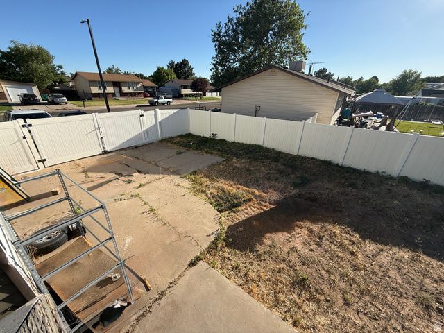 669 W 725 N, Clearfield, UT 84015