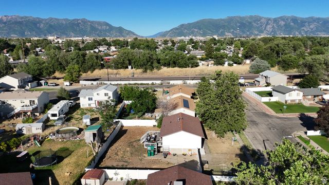 669 W 725 N, Clearfield, UT 84015