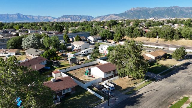 669 W 725 N, Clearfield, UT 84015