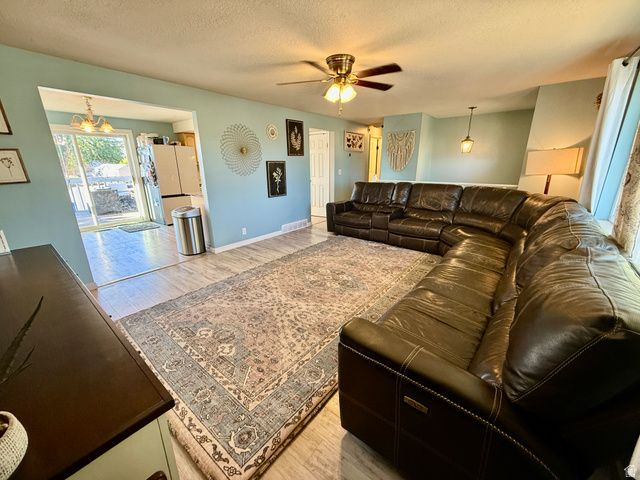 669 W 725 N, Clearfield, UT 84015