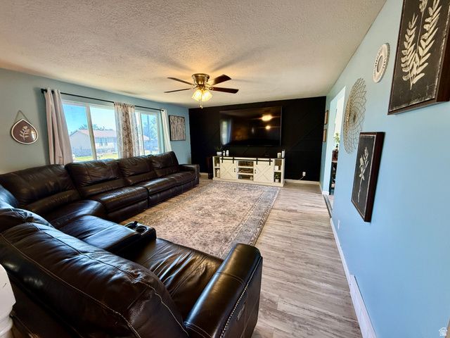 669 W 725 N, Clearfield, UT 84015