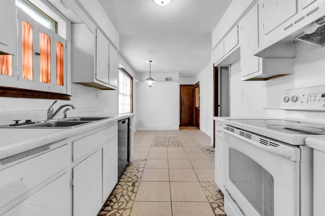 5279 PATRICK HENRY DR, Memphis, TN 38134