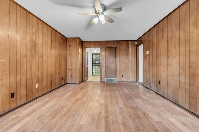 5279 PATRICK HENRY DR, Memphis, TN 38134