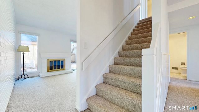 85 Viscount Drive 13B, Milford, CT 06460