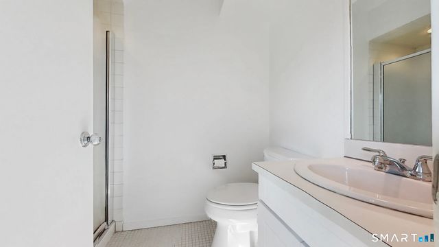 85 Viscount Drive 13B, Milford, CT 06460