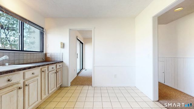 85 Viscount Drive 13B, Milford, CT 06460