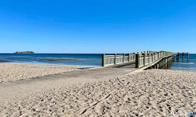 85 Viscount Drive 13B, Milford, CT 06460