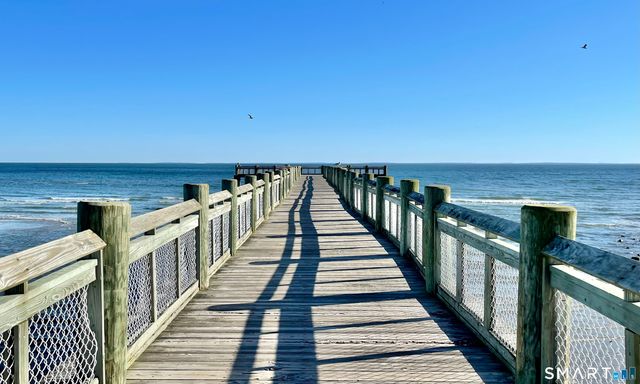 85 Viscount Drive 13B, Milford, CT 06460