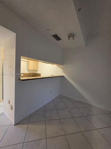 12625 SW 91st St 211, Miami, FL 33186