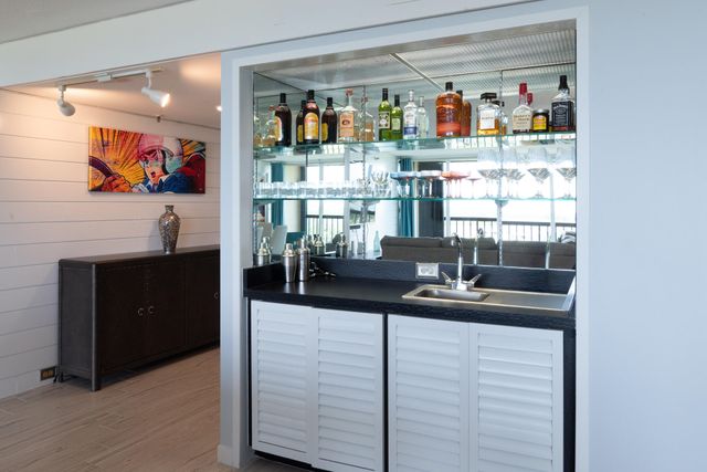 2450 Presidential Way 1405, West Palm Beach, FL 33401
