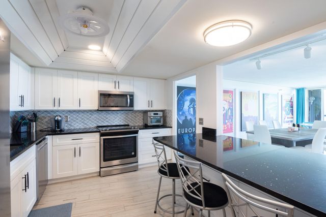 2450 Presidential Way 1405, West Palm Beach, FL 33401