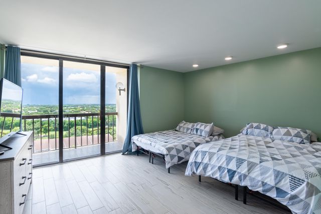 2450 Presidential Way 1405, West Palm Beach, FL 33401