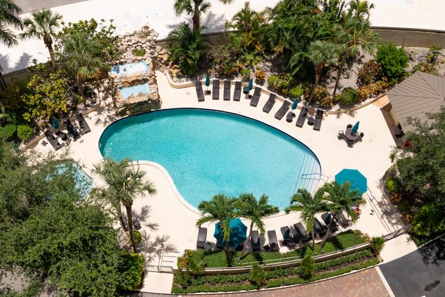 2450 Presidential Way 1405, West Palm Beach, FL 33401
