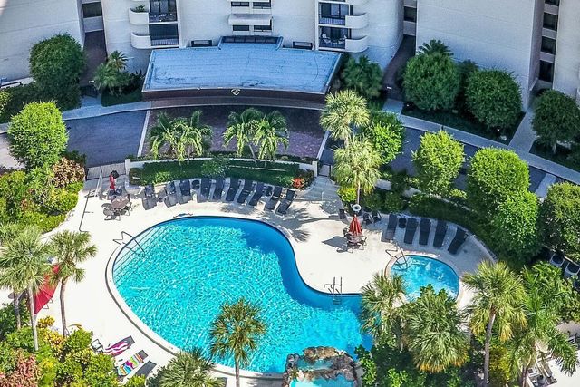 2450 Presidential Way 1405, West Palm Beach, FL 33401