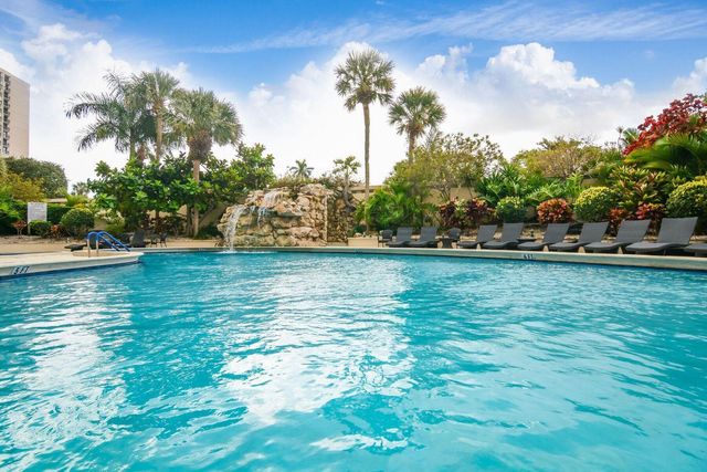 2450 Presidential Way 1405, West Palm Beach, FL 33401