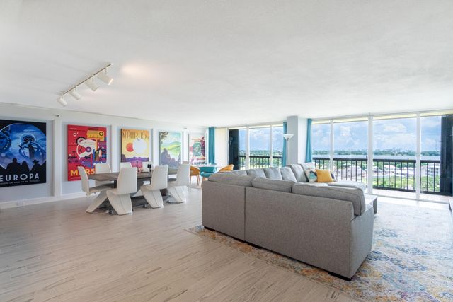 2450 Presidential Way 1405, West Palm Beach, FL 33401