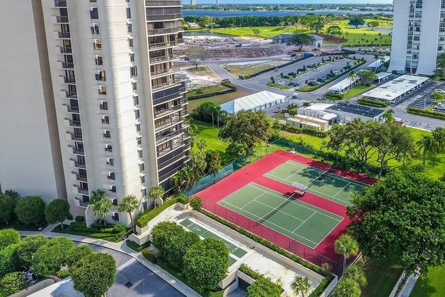 2450 Presidential Way 1405, West Palm Beach, FL 33401
