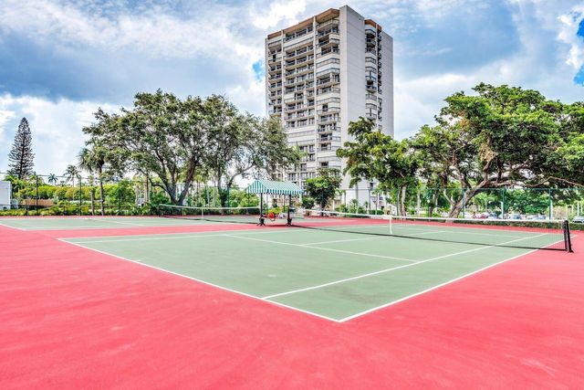 2450 Presidential Way 1405, West Palm Beach, FL 33401